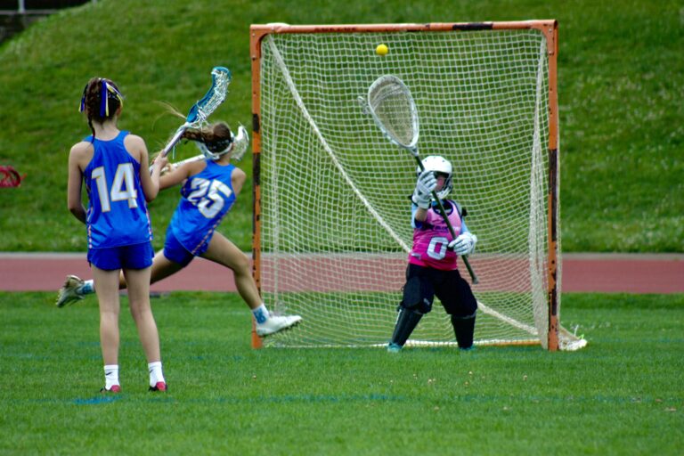 Dawgs Girls lacrosse club player on offense